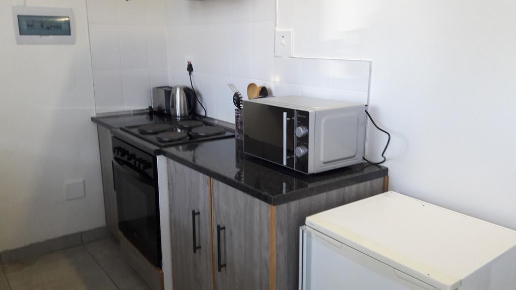 Self-Catering Studio, Unit 6 On Krupp Windhoek Exteriör bild